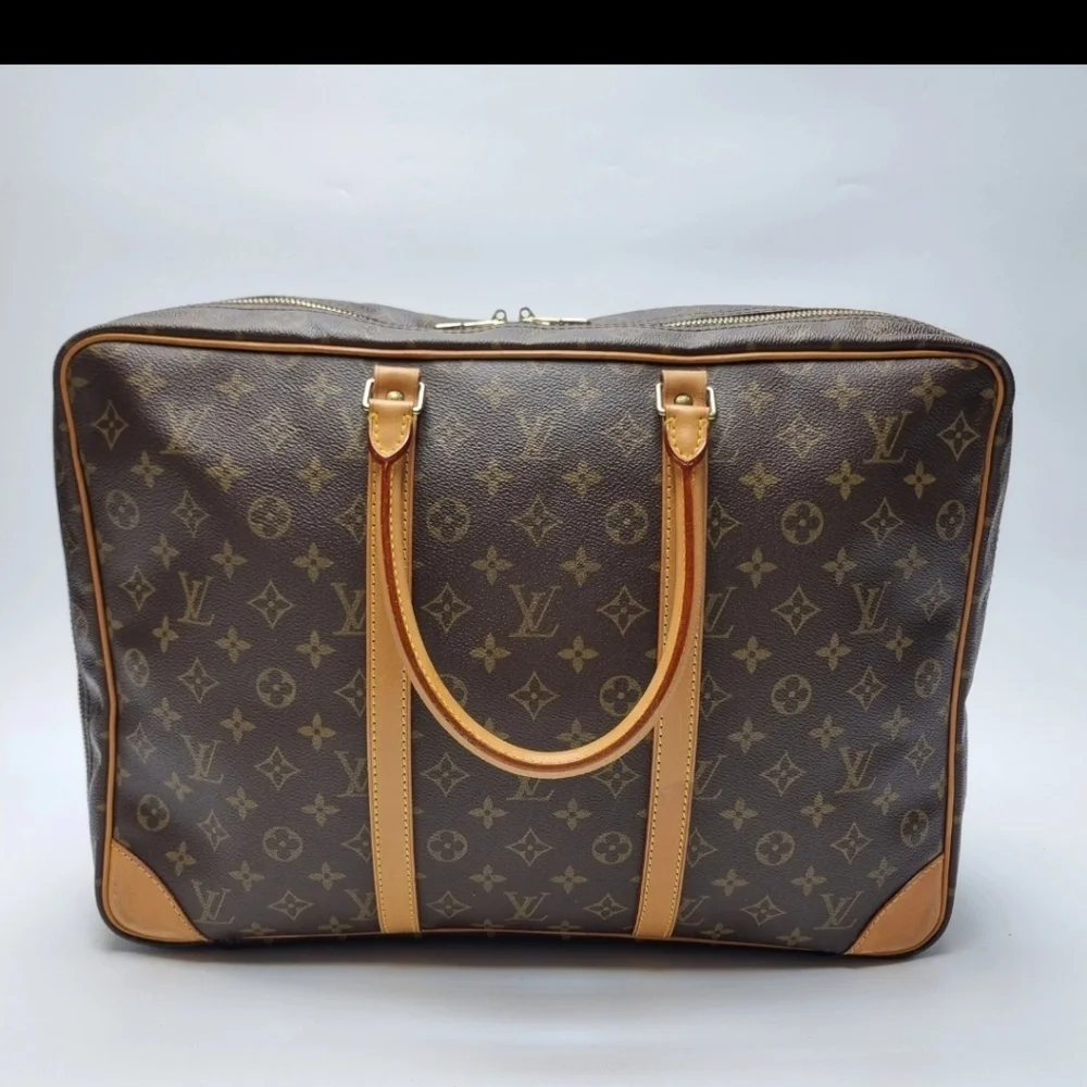 Louis Vuitton man travel go